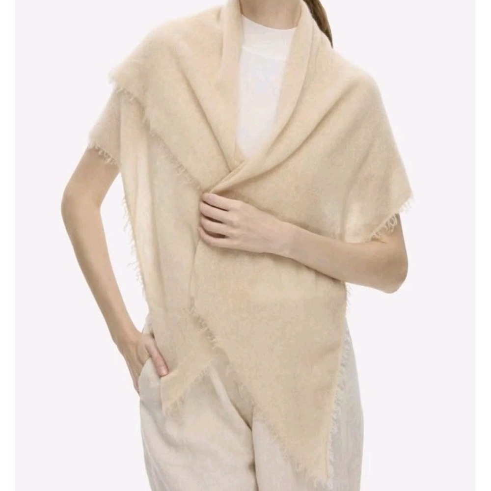 OVCIO 100% Cashmere Cloudpuff Wrap Scarf Heavenly Soft Beige New, BOX IS DAMAGED